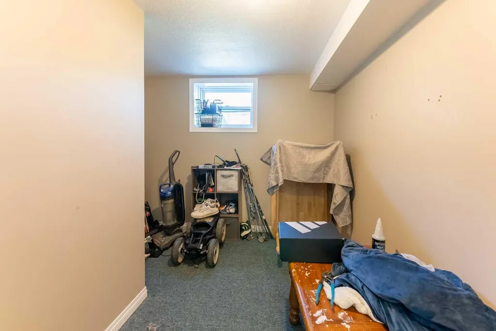 734 4 Street S Lethbridge AB T1J 2B1