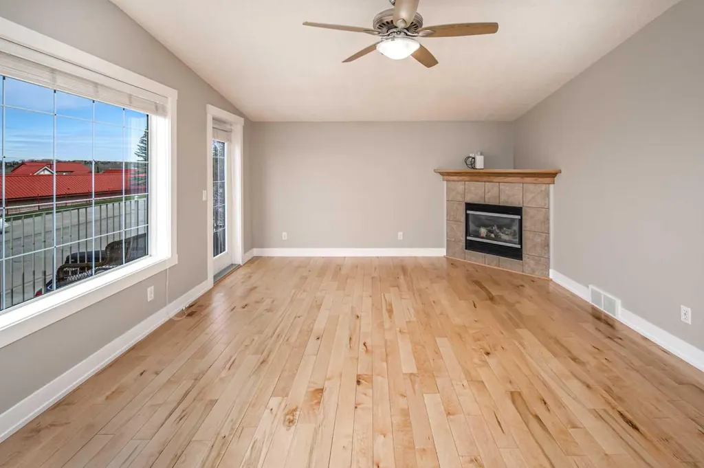 10514 Rockyledge Street NW Calgary AB T3G 5N2