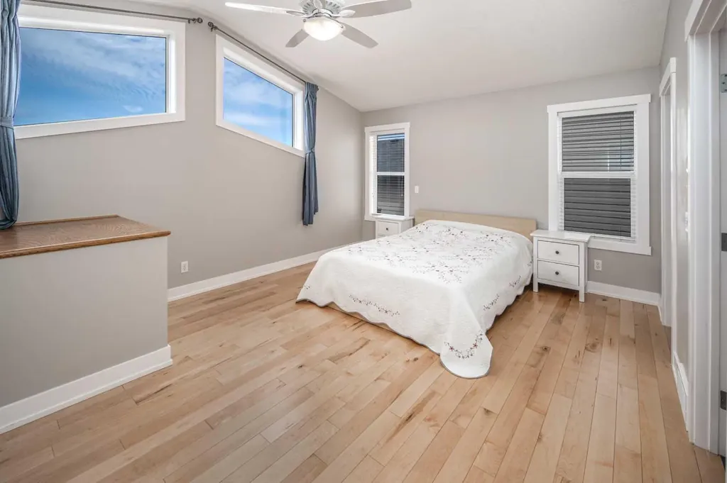 10514 Rockyledge Street NW Calgary AB T3G 5N2