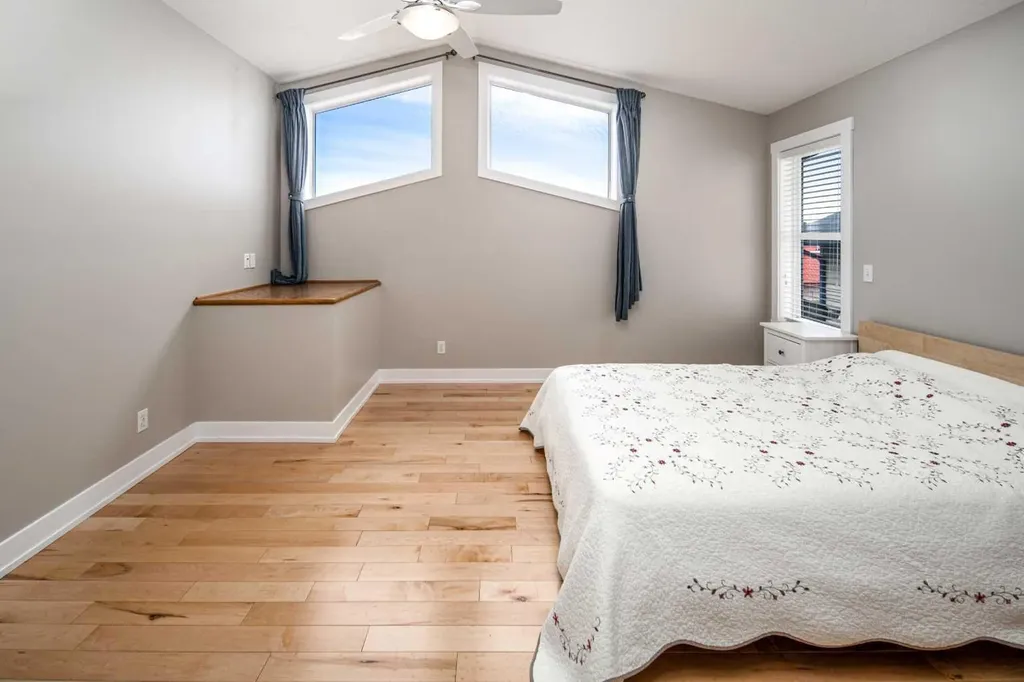 10514 Rockyledge Street NW Calgary AB T3G 5N2