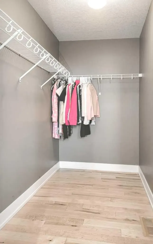 10514 Rockyledge Street NW Calgary AB T3G 5N2