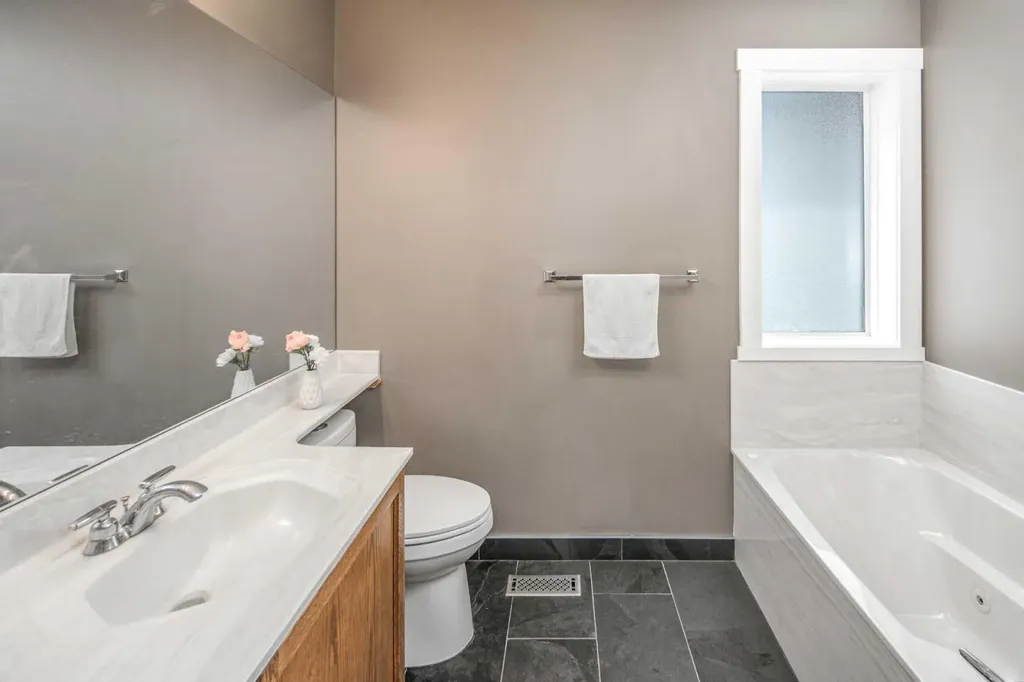 10514 Rockyledge Street NW Calgary AB T3G 5N2