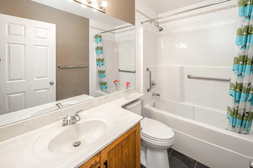 10514 Rockyledge Street NW Calgary AB T3G 5N2