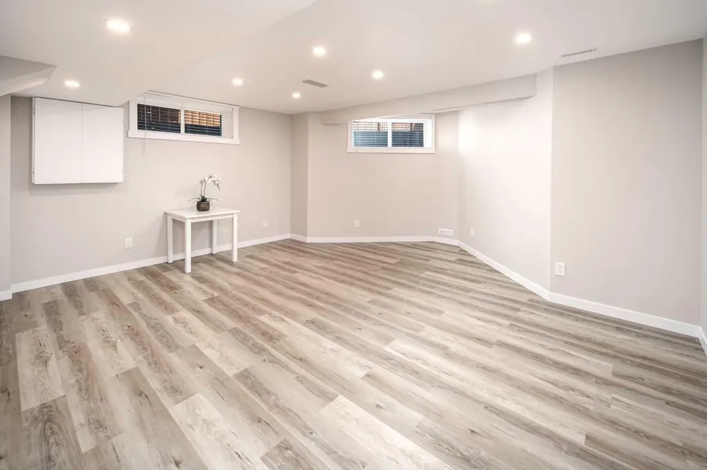 10514 Rockyledge Street NW Calgary AB T3G 5N2