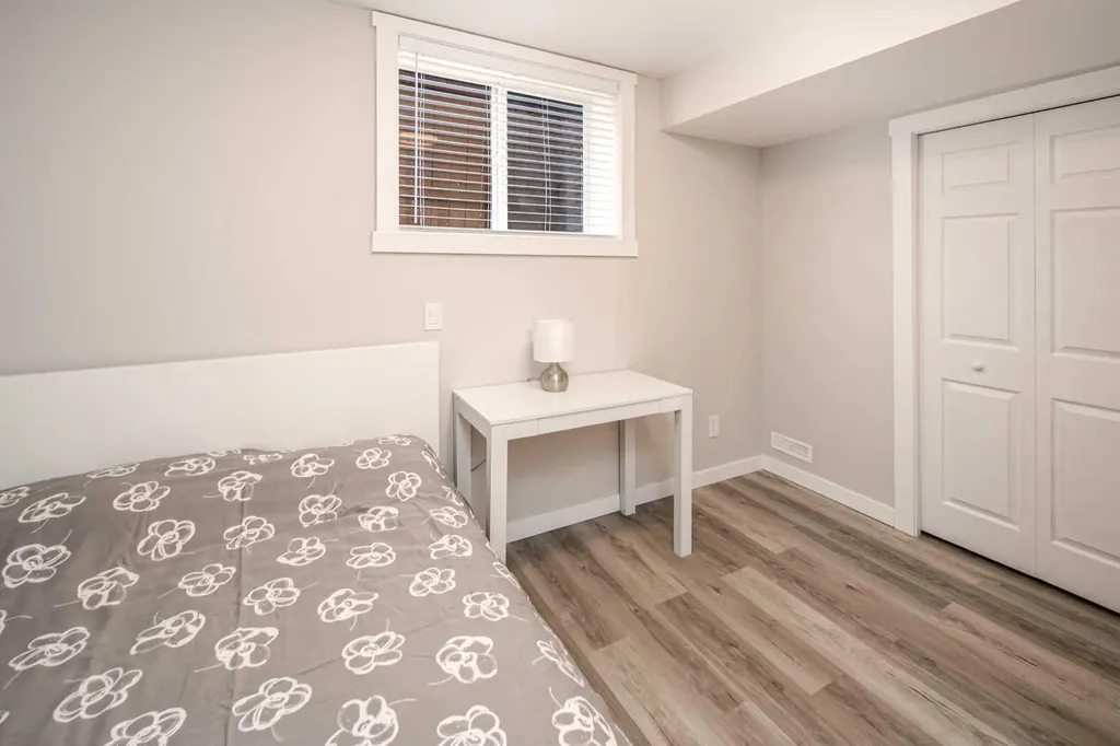 10514 Rockyledge Street NW Calgary AB T3G 5N2