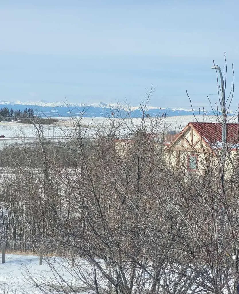 10514 Rockyledge Street NW Calgary AB T3G 5N2