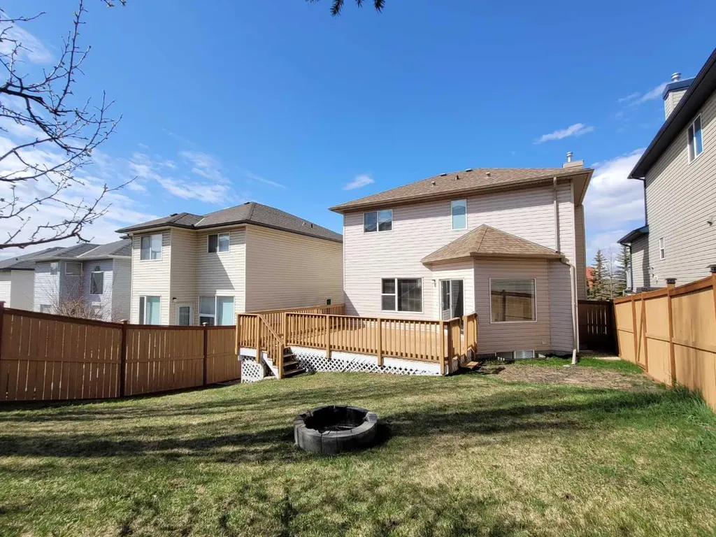 10514 Rockyledge Street NW Calgary AB T3G 5N2