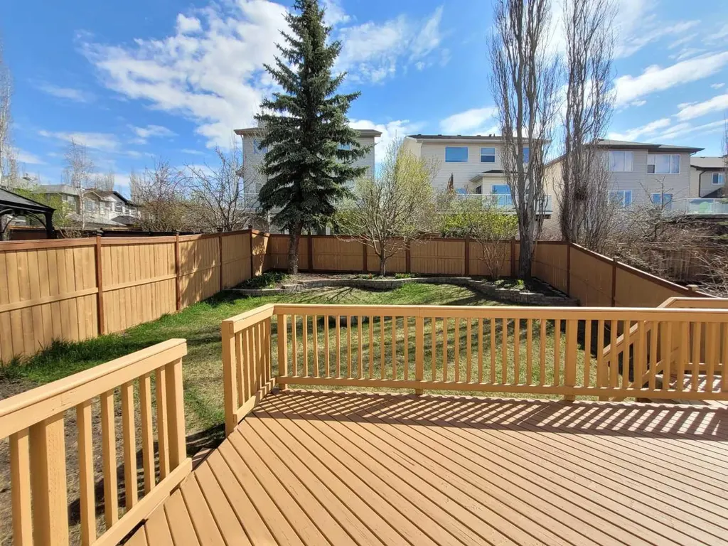 10514 Rockyledge Street NW Calgary AB T3G 5N2