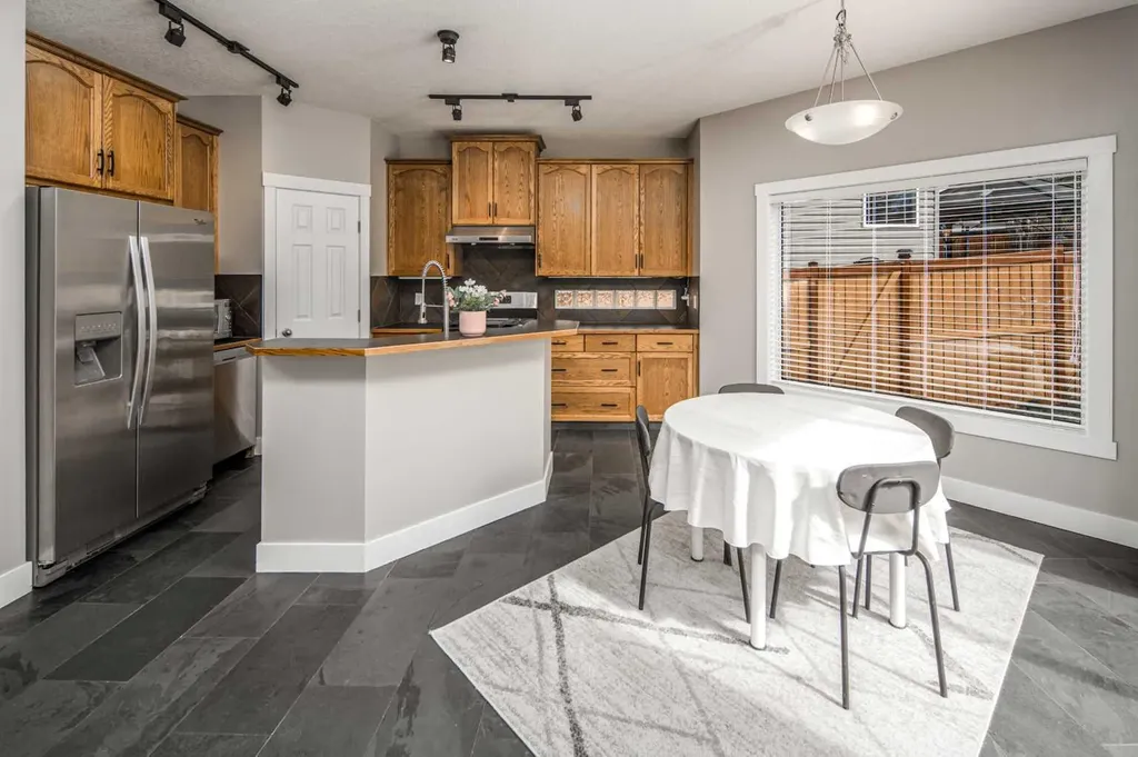 10514 Rockyledge Street NW Calgary AB T3G 5N2