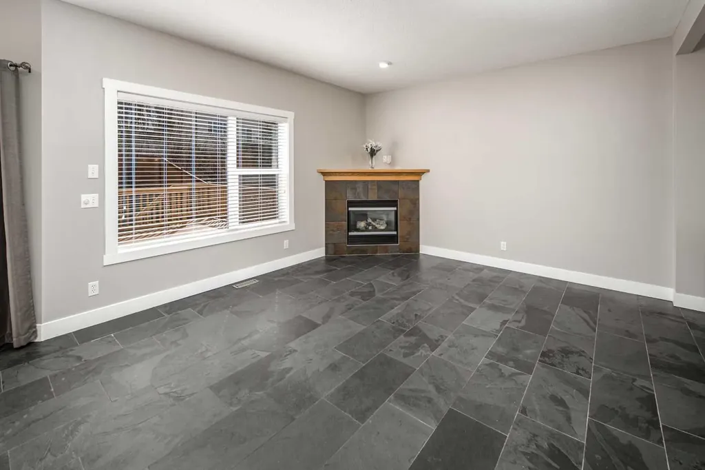 10514 Rockyledge Street NW Calgary AB T3G 5N2