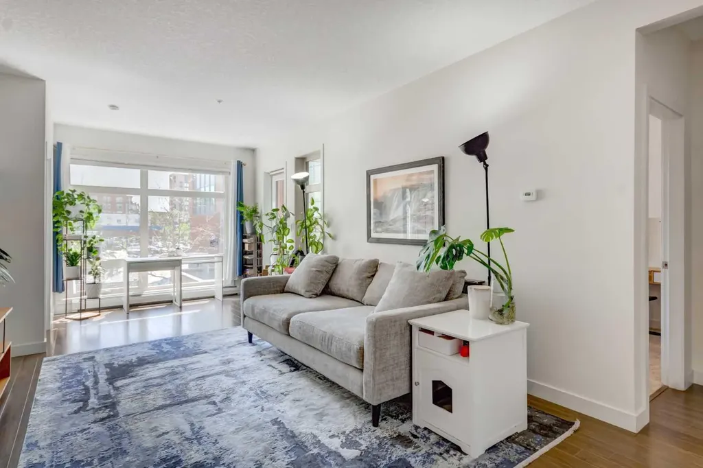 323 20 Avenue SW Calgary AB T2S 2G5