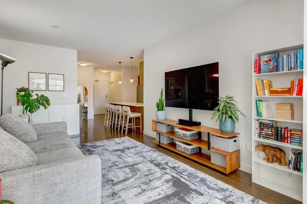 323 20 Avenue SW Calgary AB T2S 2G5