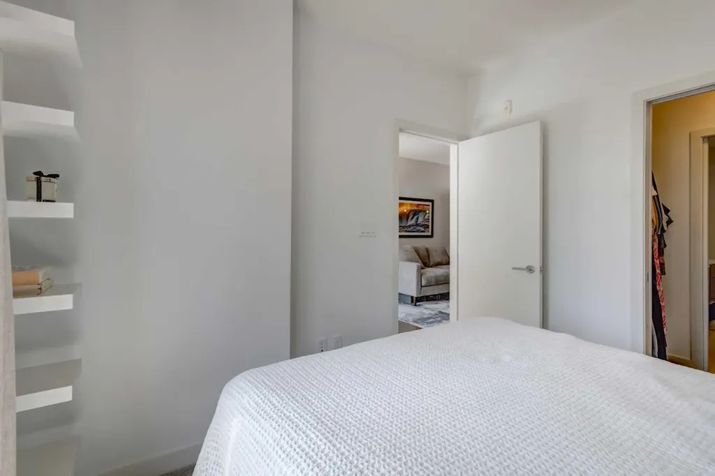 323 20 Avenue SW Calgary AB T2S 2G5