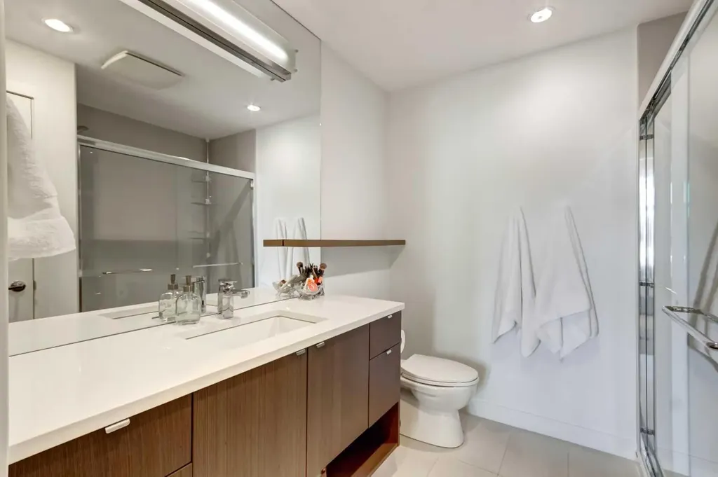 323 20 Avenue SW Calgary AB T2S 2G5