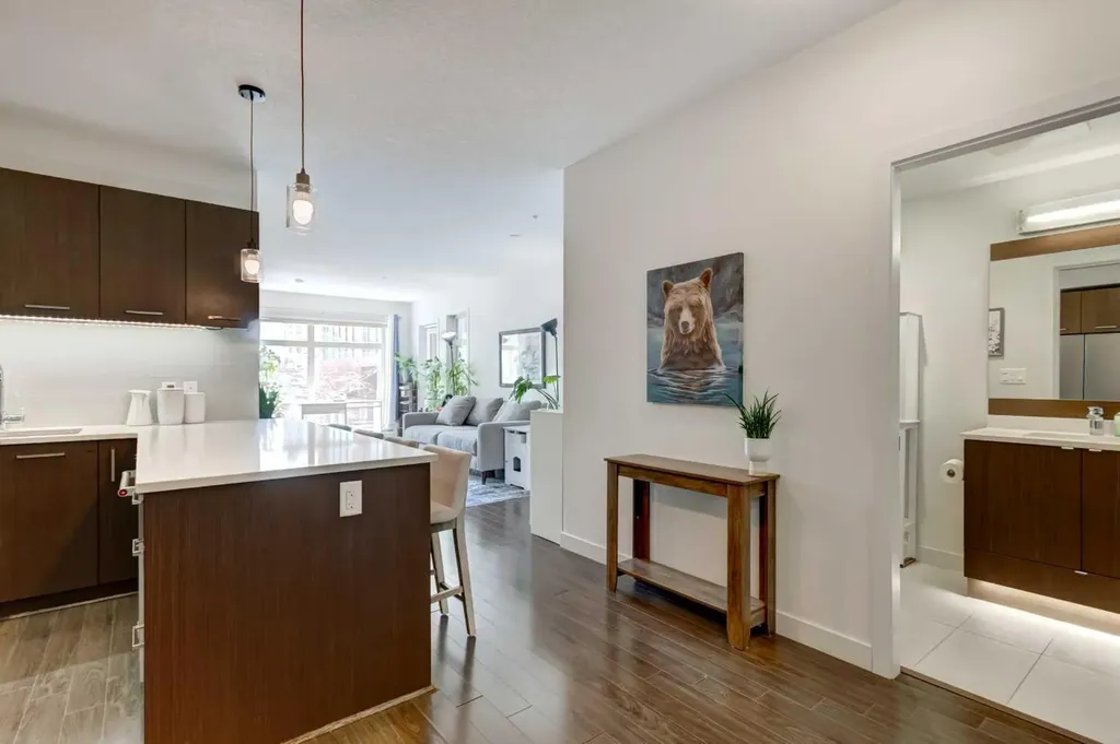 323 20 Avenue SW Calgary AB T2S 2G5