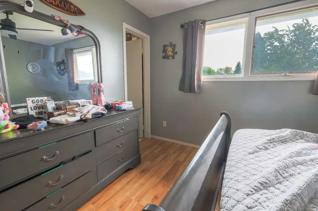 5719 60 Avenue Rocky Mountain House AB T4T1B7