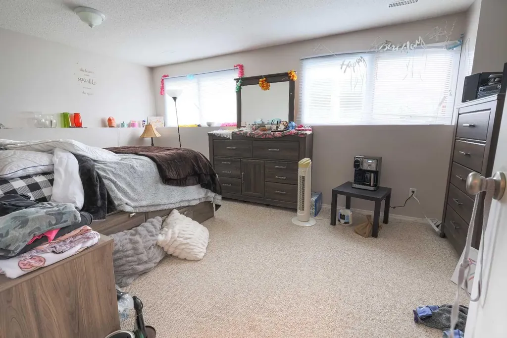 5719 60 Avenue Rocky Mountain House AB T4T1B7