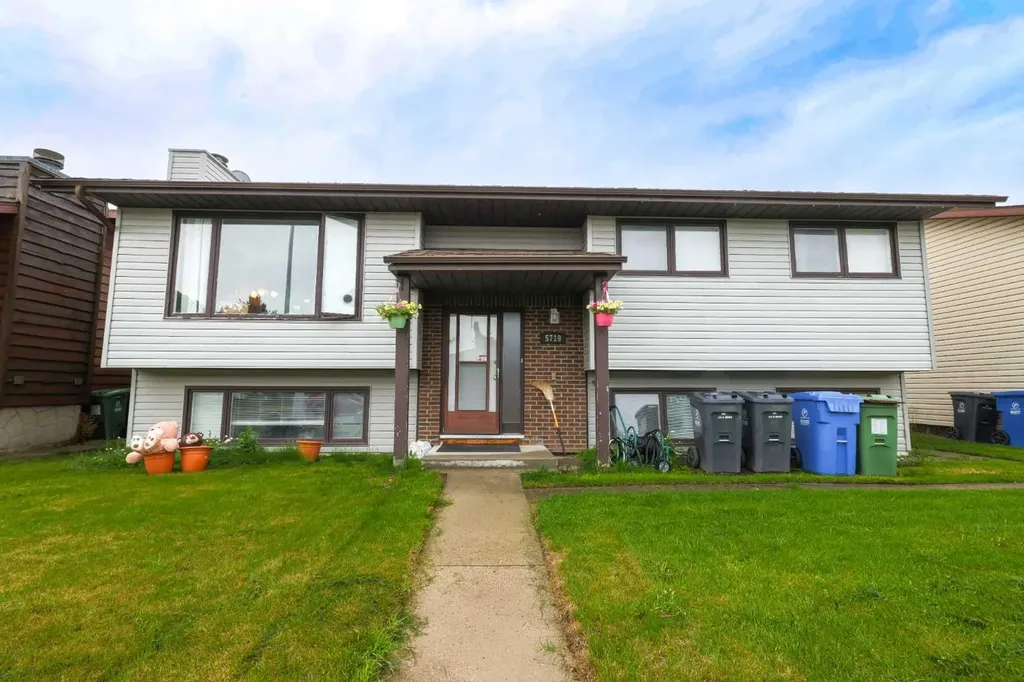 5719 60 Avenue Rocky Mountain House AB T4T1B7