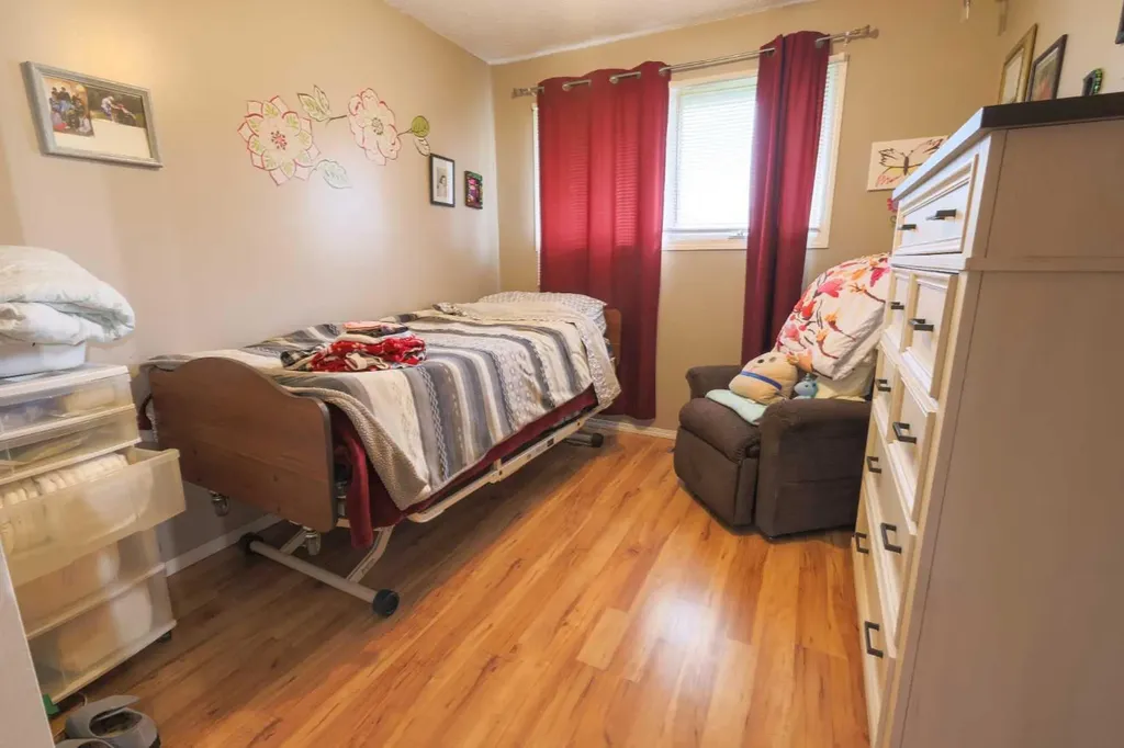 5719 60 Avenue Rocky Mountain House AB T4T1B7