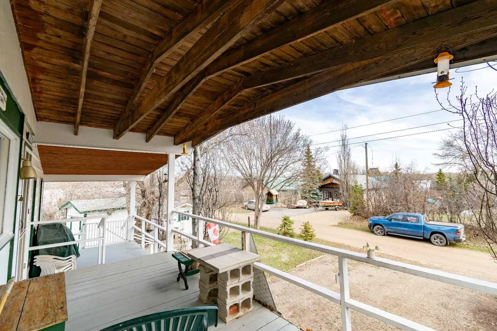 44 Lakeview Avenue White Sands AB T0C 2L0