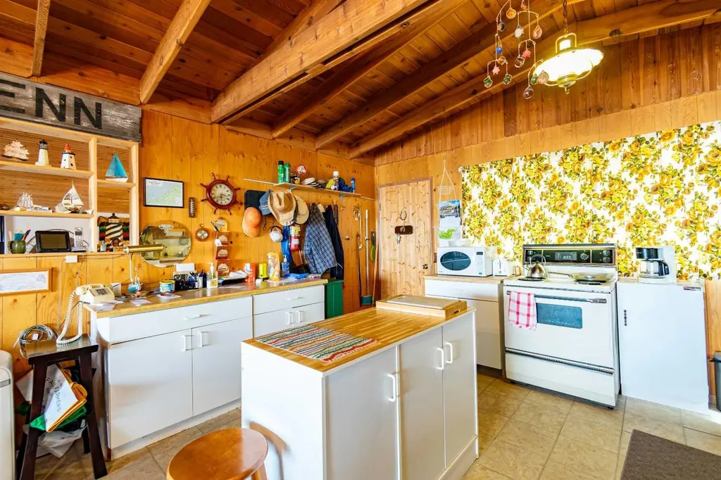 44 Lakeview Avenue White Sands AB T0C 2L0
