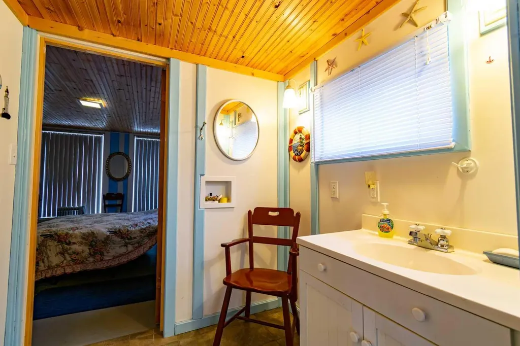 44 Lakeview Avenue White Sands AB T0C 2L0