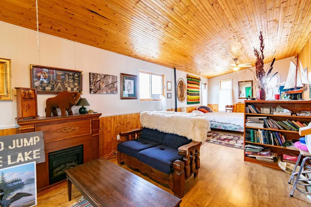 44 Lakeview Avenue White Sands AB T0C 2L0