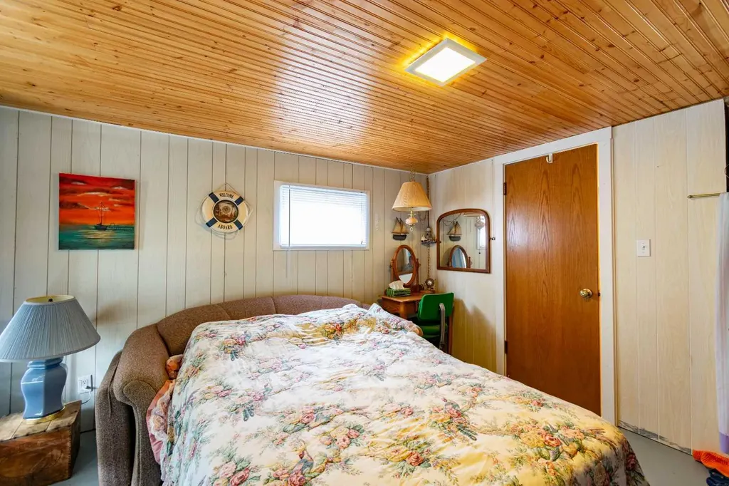 44 Lakeview Avenue White Sands AB T0C 2L0