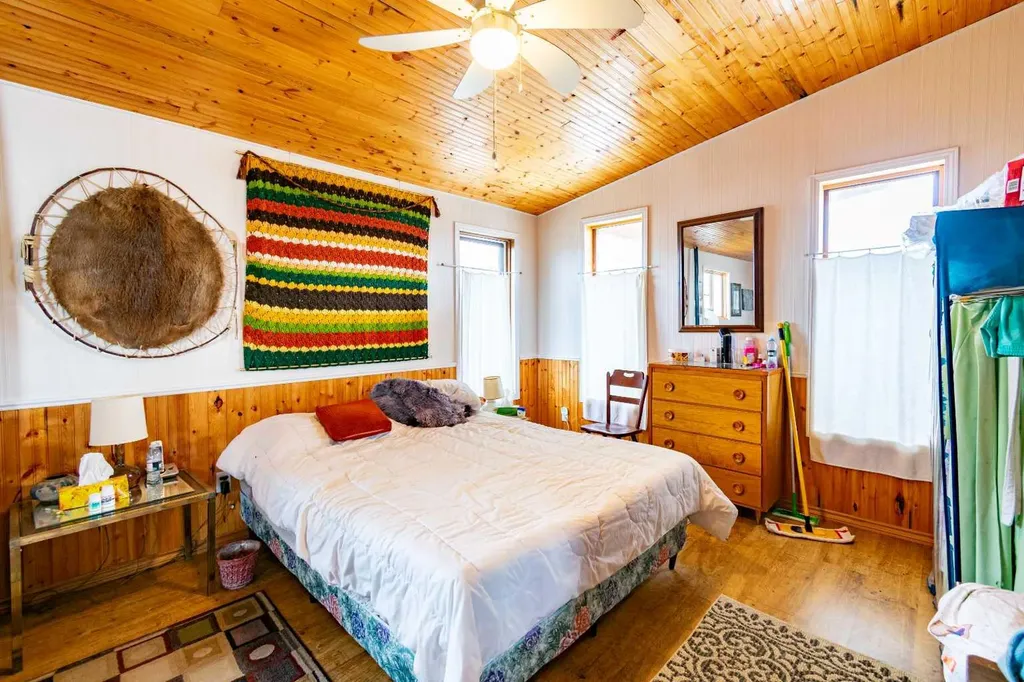 44 Lakeview Avenue White Sands AB T0C 2L0