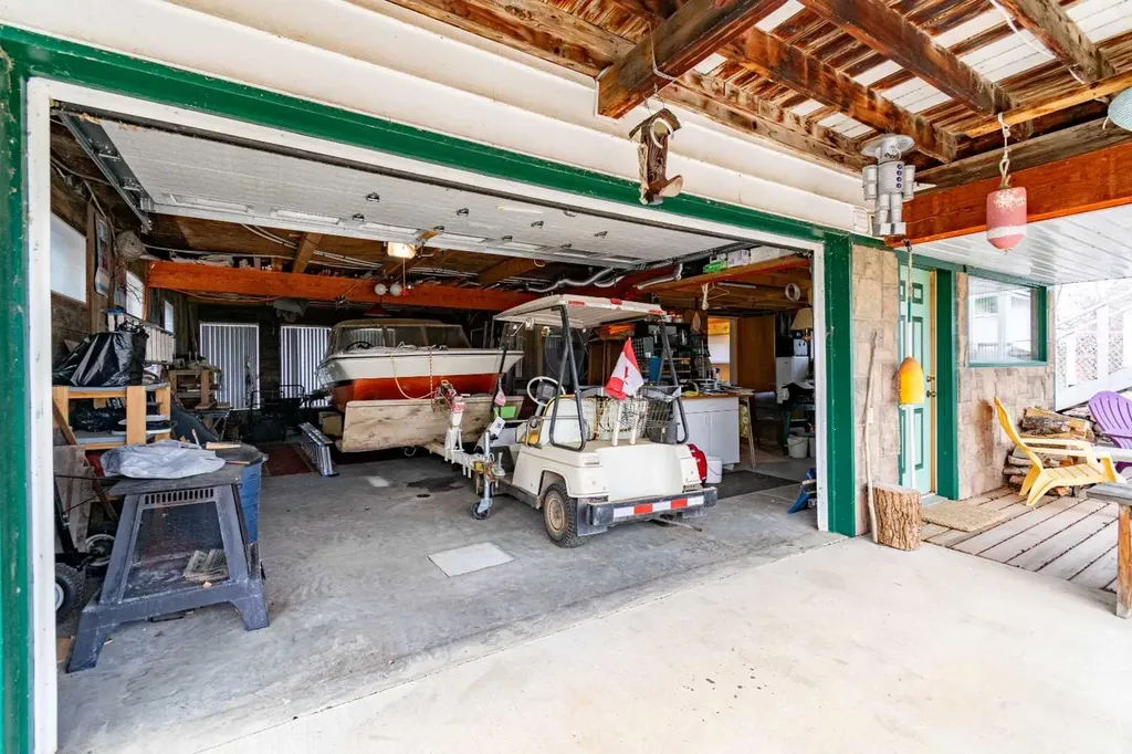 44 Lakeview Avenue White Sands AB T0C 2L0