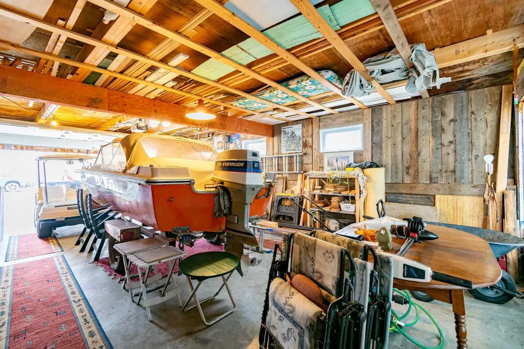 44 Lakeview Avenue White Sands AB T0C 2L0