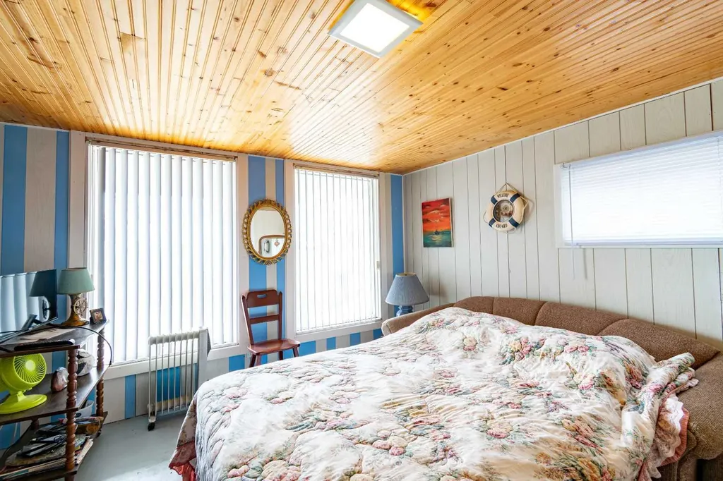 44 Lakeview Avenue White Sands AB T0C 2L0