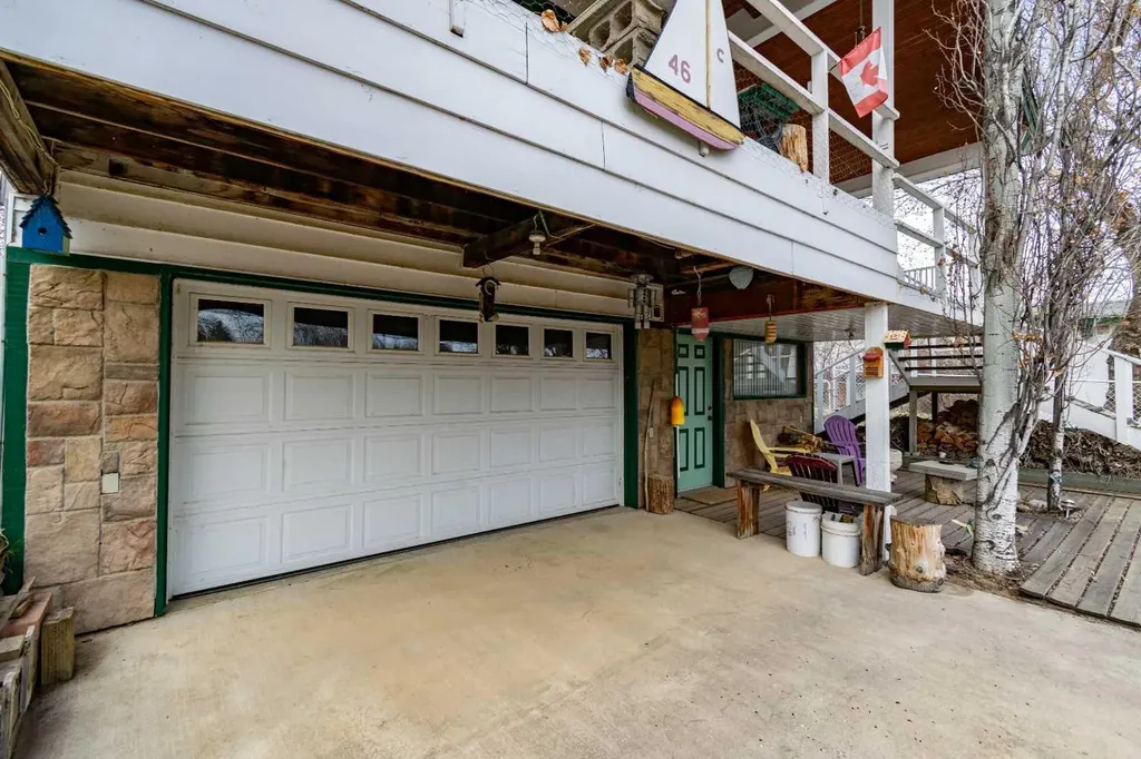 44 Lakeview Avenue White Sands AB T0C 2L0
