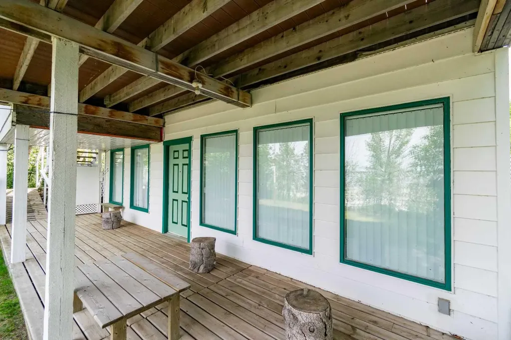 44 Lakeview Avenue White Sands AB T0C 2L0