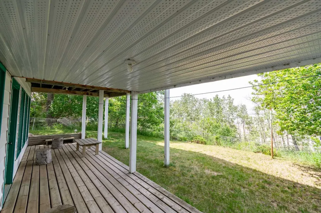 44 Lakeview Avenue White Sands AB T0C 2L0