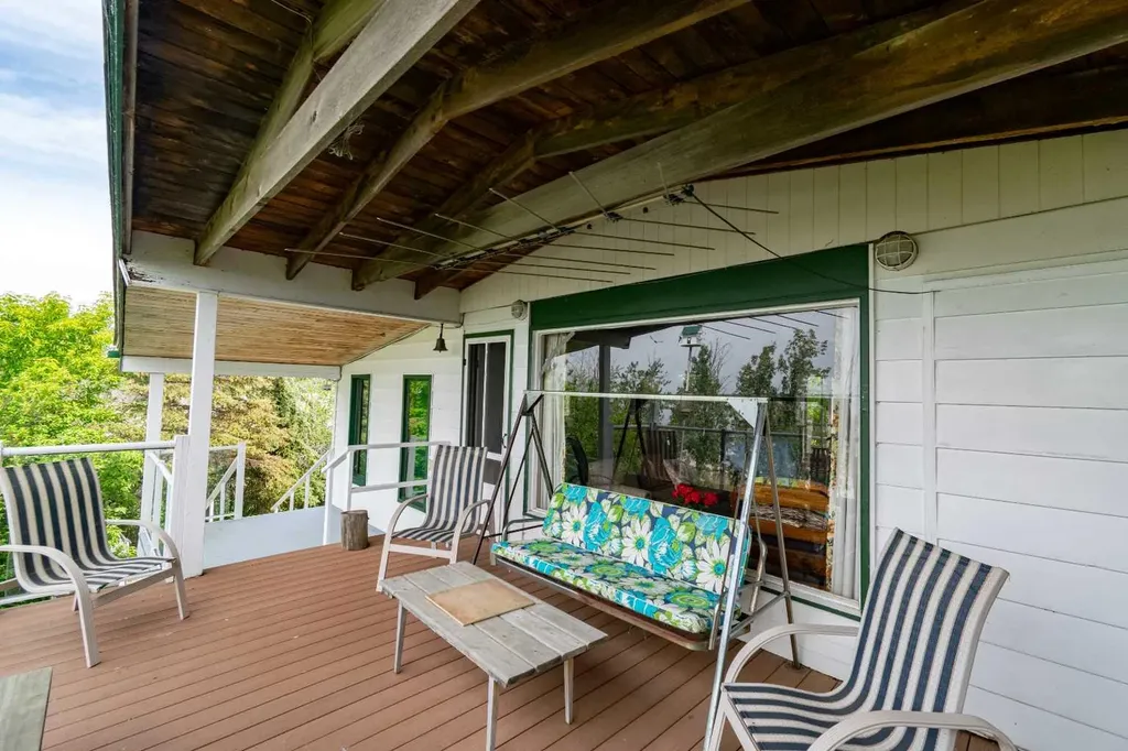 44 Lakeview Avenue White Sands AB T0C 2L0