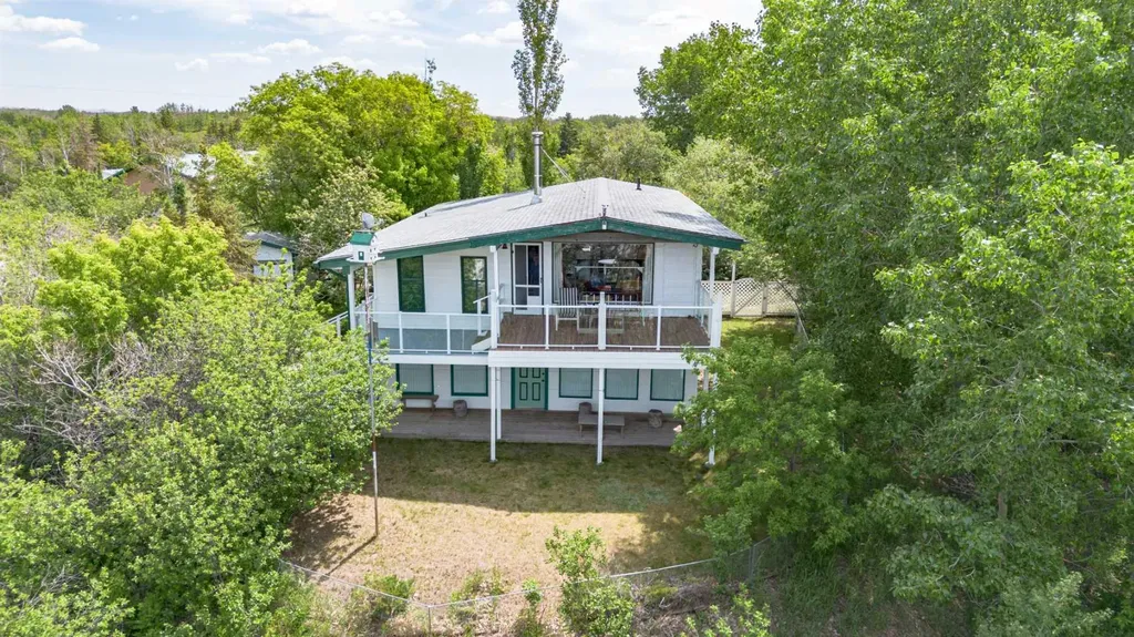 44 Lakeview Avenue White Sands AB T0C 2L0