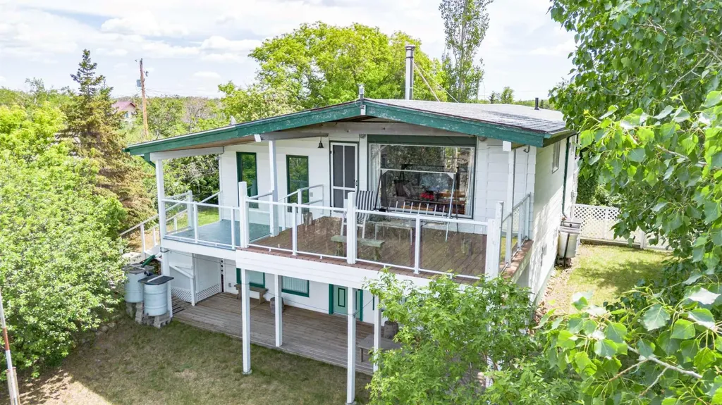 44 Lakeview Avenue White Sands AB T0C 2L0