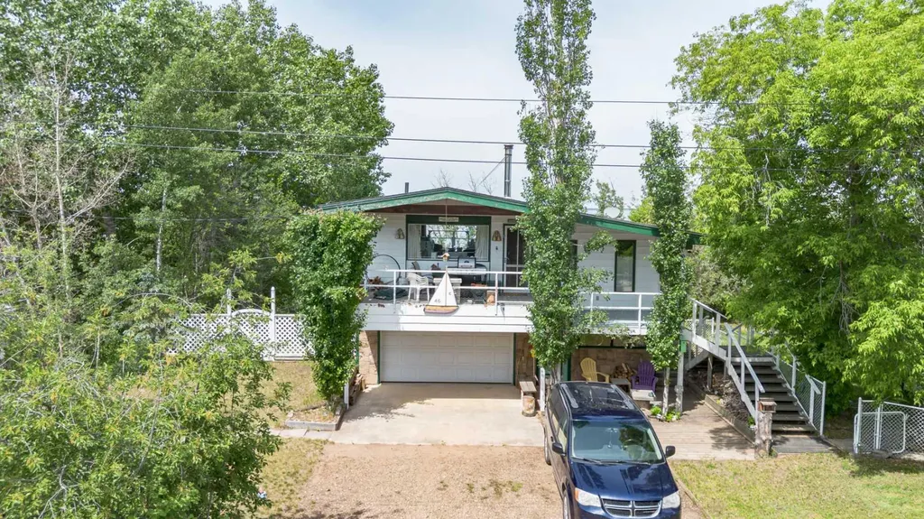 44 Lakeview Avenue White Sands AB T0C 2L0