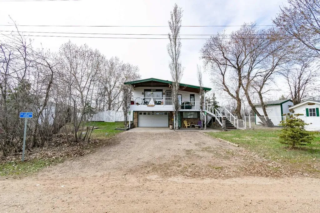 44 Lakeview Avenue White Sands AB T0C 2L0