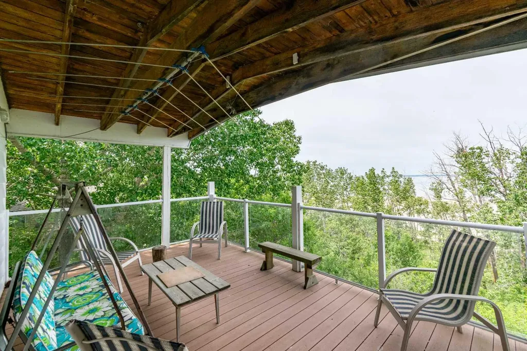 44 Lakeview Avenue White Sands AB T0C 2L0