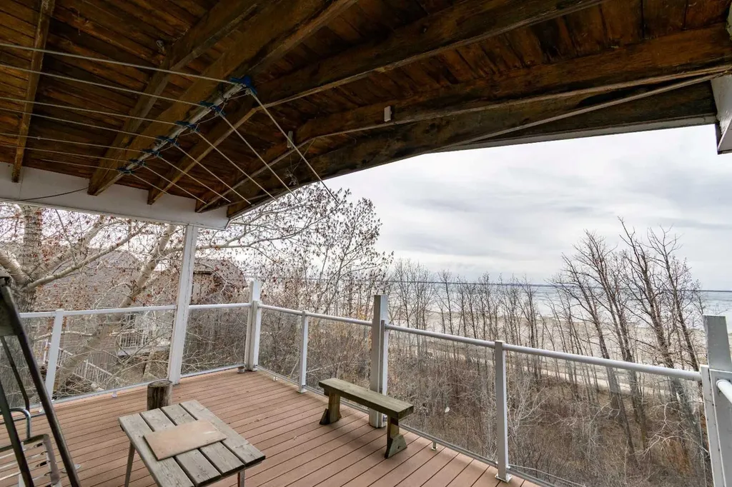 44 Lakeview Avenue White Sands AB T0C 2L0