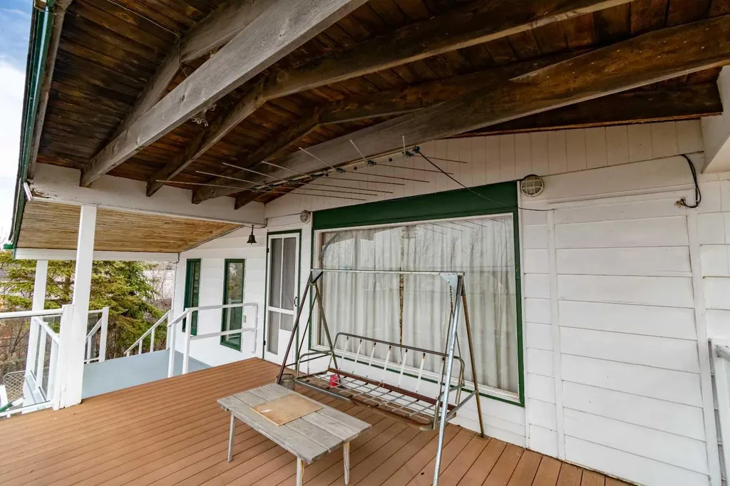 44 Lakeview Avenue White Sands AB T0C 2L0