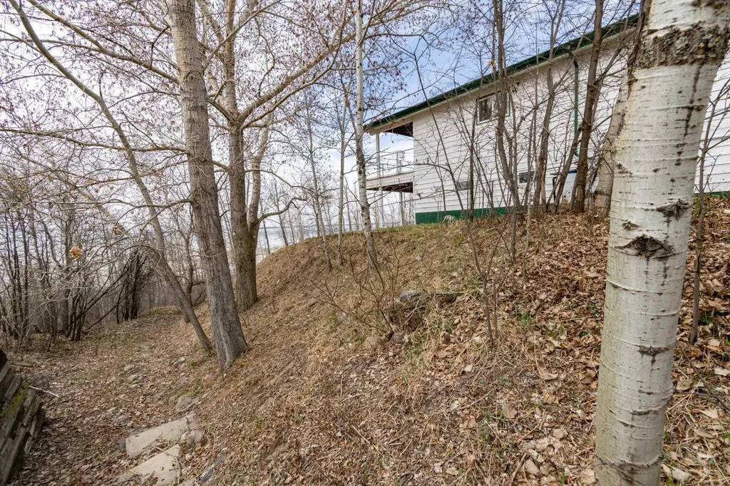 44 Lakeview Avenue White Sands AB T0C 2L0