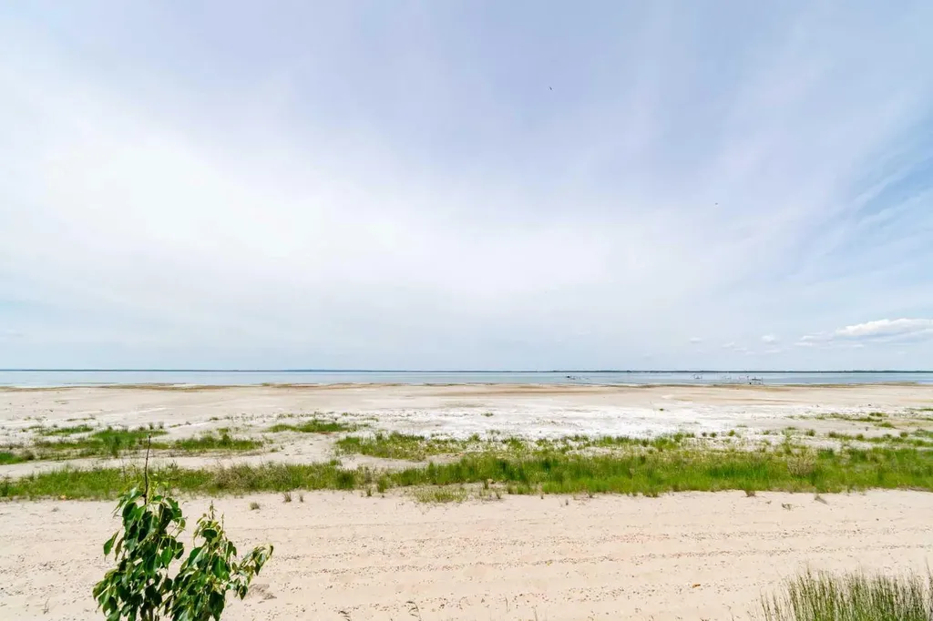 44 Lakeview Avenue White Sands AB T0C 2L0