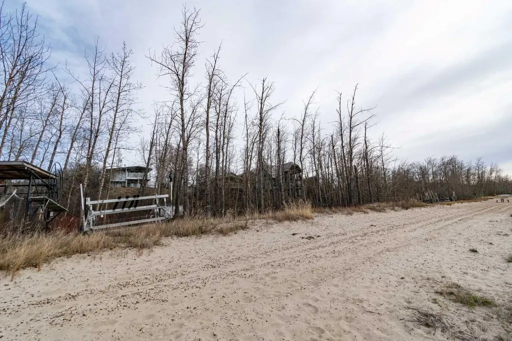 44 Lakeview Avenue White Sands AB T0C 2L0
