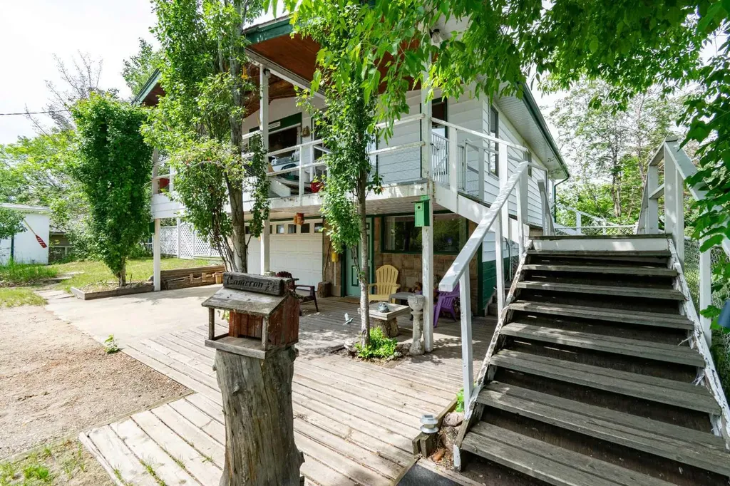 44 Lakeview Avenue White Sands AB T0C 2L0