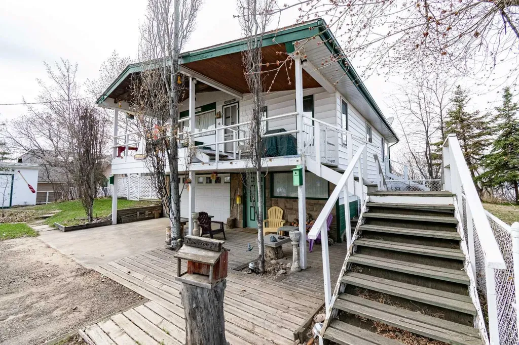 44 Lakeview Avenue White Sands AB T0C 2L0