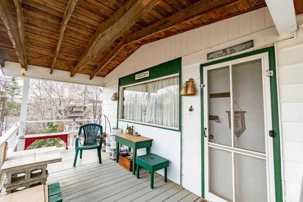 44 Lakeview Avenue White Sands AB T0C 2L0