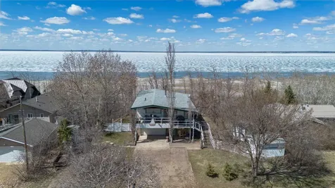 44 Lakeview Avenue White Sands AB T0C 2L0